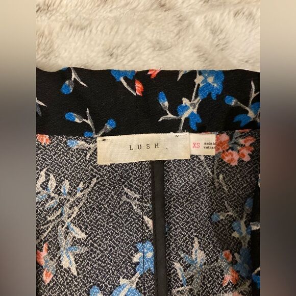 : : LUSH URBAN OUTFITTERS / NORDSTROM Floral Print Blazer : : - Picture 14 of 14